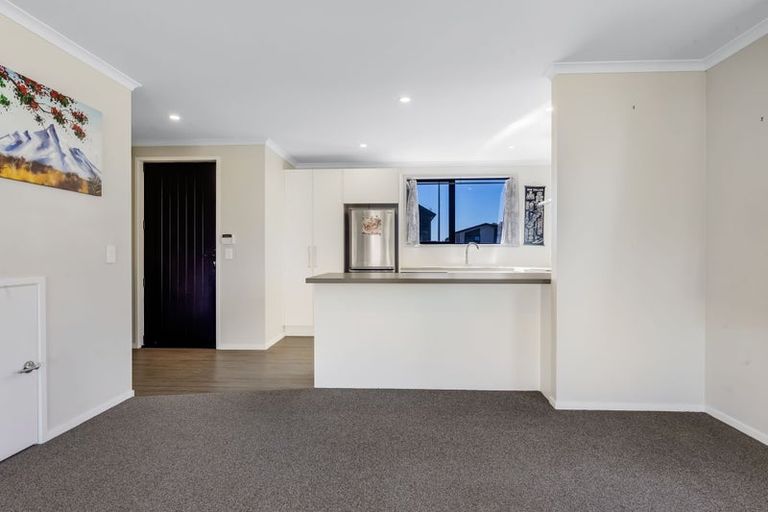 Photo of property in 7 Discovery Place, Marfell, New Plymouth, 4310