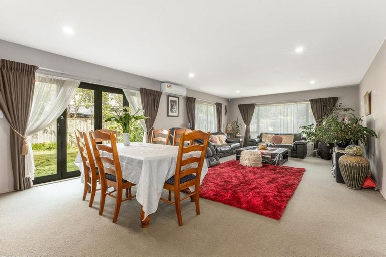 Photo of property in 10 Fiordland Place, Aotea, Porirua, 5024