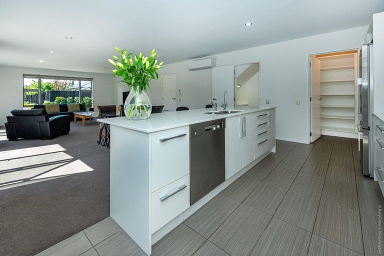 Photo of property in 18 Jennabelle Lane, Halswell, Christchurch, 8025