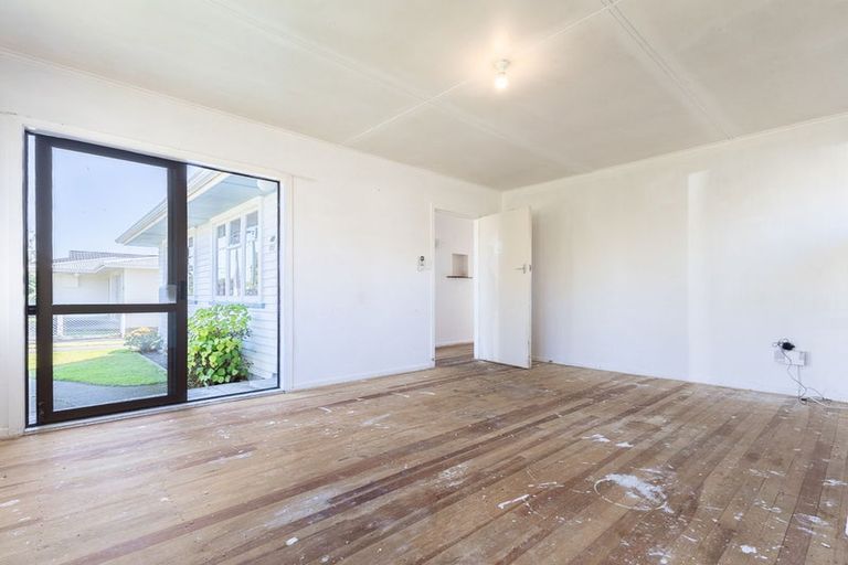 Photo of property in 48 Lupin Road, Otaki, 5512