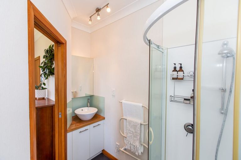 Photo of property in 38 Liverpool Street, Takaro, Palmerston North, 4412