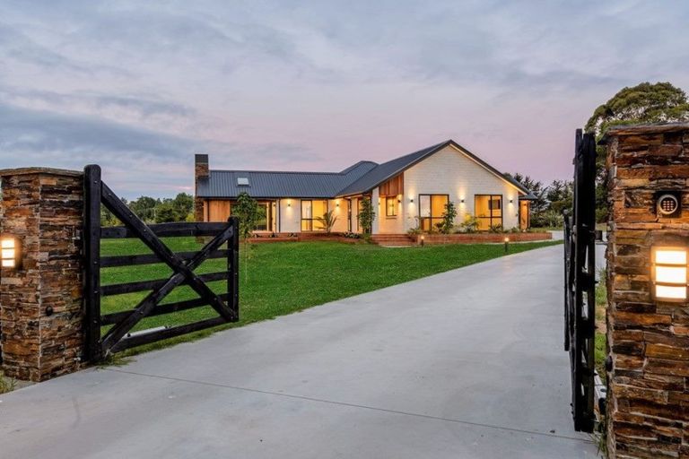 Photo of property in 2 Puriri Park Lane, Waipapa, 0230