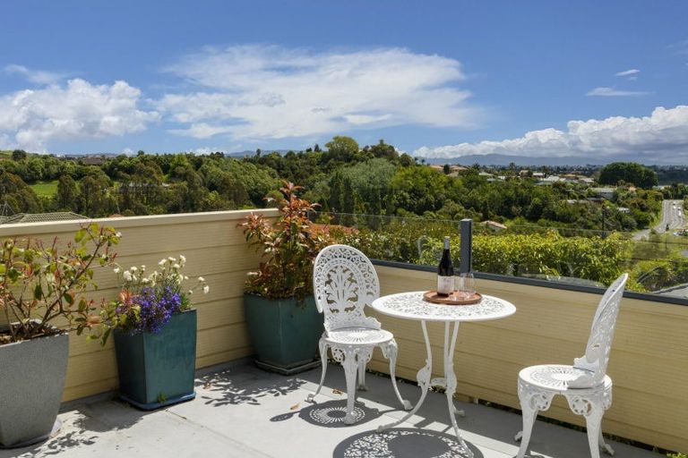 Photo of property in 33 Oteki Park Drive, Welcome Bay, Tauranga, 3112