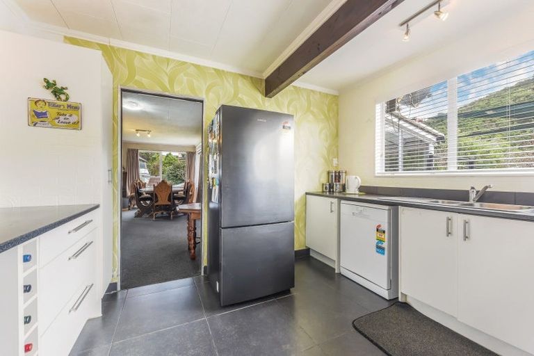 Photo of property in 14a Huia Street, Waikawa, Picton, 7220