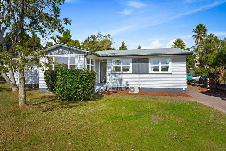 Photo of property in 1 Normandy Place, Henderson, Auckland, 0610