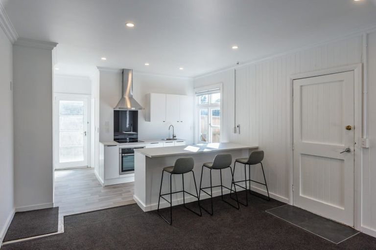 Photo of property in 10-10a Waimea Road, Waikanae Beach, Waikanae, 5036