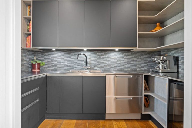 Photo of property in 22b Strowan Road, Strowan, Christchurch, 8052