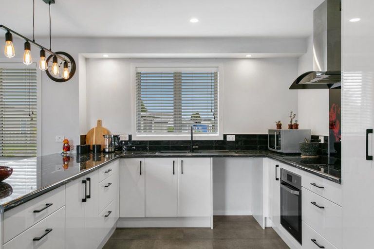 Photo of property in 27 Noumea Drive, Rangatira Park, Taupo, 3330