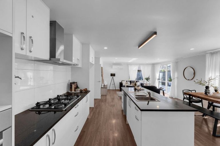 Photo of property in 15 Chalgrove Road, Huntington, Hamilton, 3210