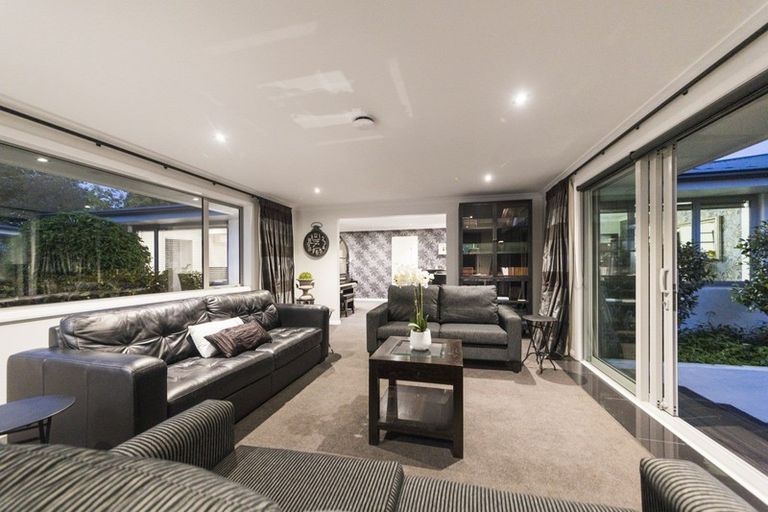 Photo of property in 34 Churchill Avenue, Hokowhitu, Palmerston North, 4410