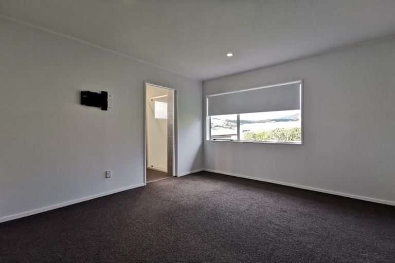 Photo of property in 1 Latitude Close, Whitby, Porirua, 5024