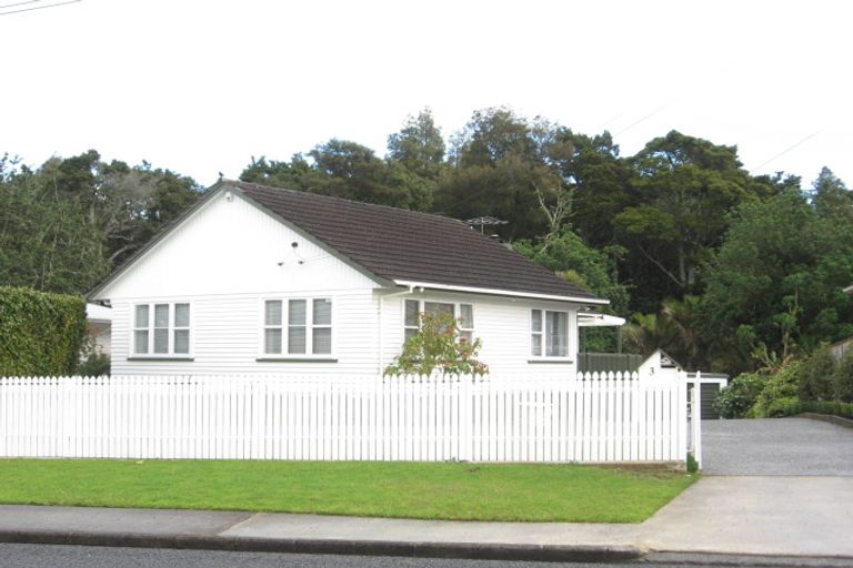 Photo of property in 3 Hillcrest Grove, Hillpark, Auckland, 2102