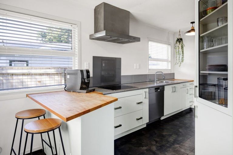 Photo of property in 73 Rata Street, Inglewood, 4330