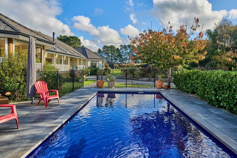 Photo of property in 140 School Road, Te Horo, Otaki, 5582