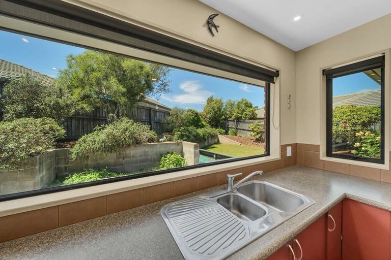 Photo of property in 2 Timbers Lane, Parklands, Christchurch, 8083