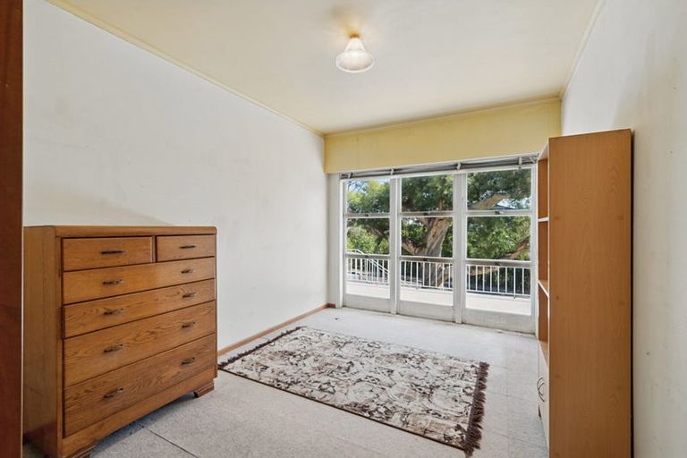 Photo of property in 18 Millbrook Road, Henderson, Auckland, 0612