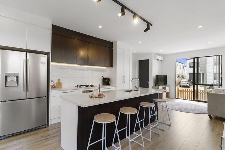 Photo of property in 2 Tumu Road, Papakura, 2110