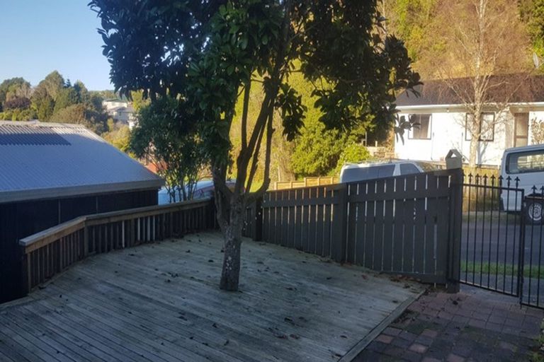 Photo of property in 12 Westwood Road, Tawa, Wellington, 5028