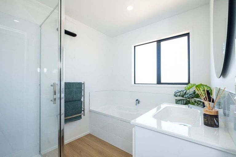 Photo of property in 2/14 Nathan Street, Tawa, Wellington, 5028