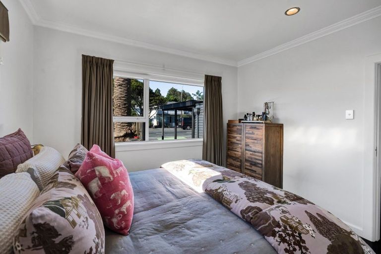 Photo of property in 290 Devon Street West, New Plymouth, 4310