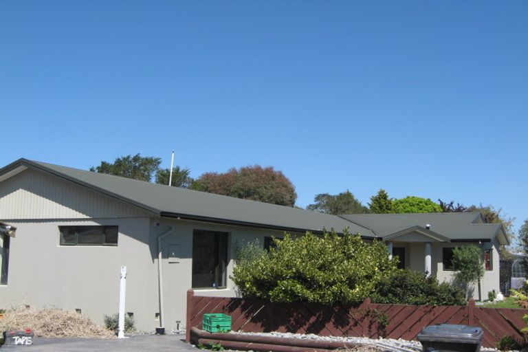 Photo of property in 14b Monteath Place, Redwood, Christchurch, 8051