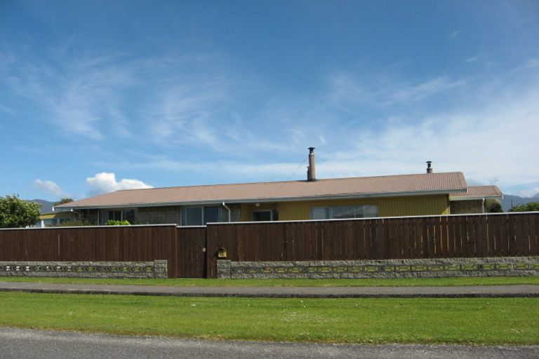 Photo of property in 54 Rintoul Street, Westport, 7825