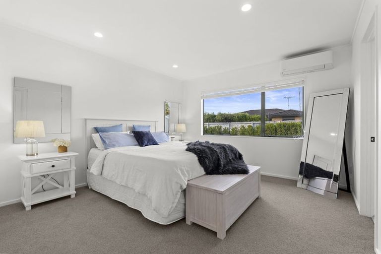 Photo of property in 22 Lakeside Drive, Orewa, 0931