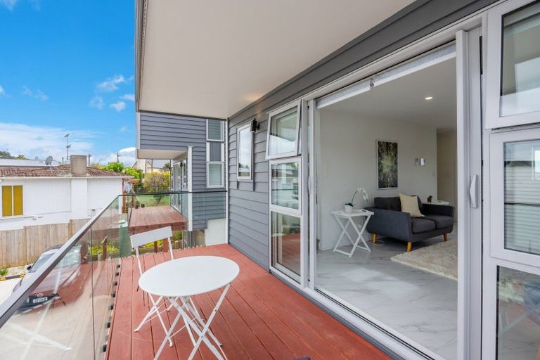 Photo of property in 298a Sunset Road, Windsor Park, Auckland, 0632