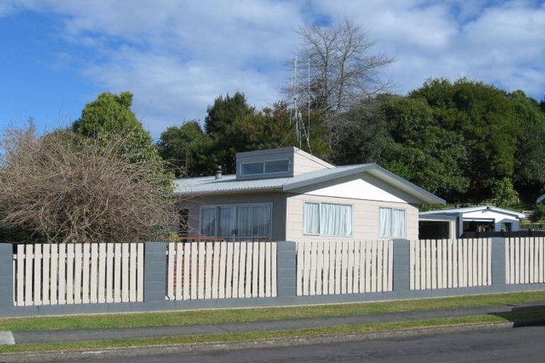 Photo of property in 13 Esmae Place, Dinsdale, Hamilton, 3204