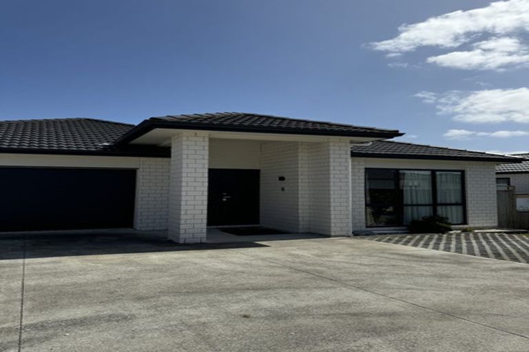Photo of property in 8 Rossbeg Lane, Flat Bush, Auckland, 2019
