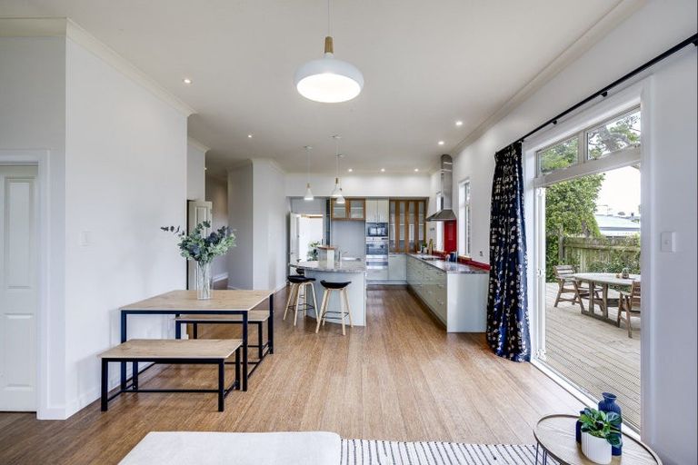 Photo of property in 472 Main North Road, Bay View, Napier, 4104