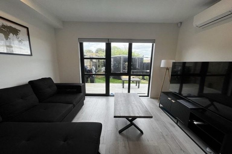 Photo of property in 1/21 Newham Place, Henderson, Auckland, 0612