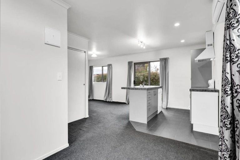 Photo of property in 15b Queens Road, Glen Avon, New Plymouth, 4312