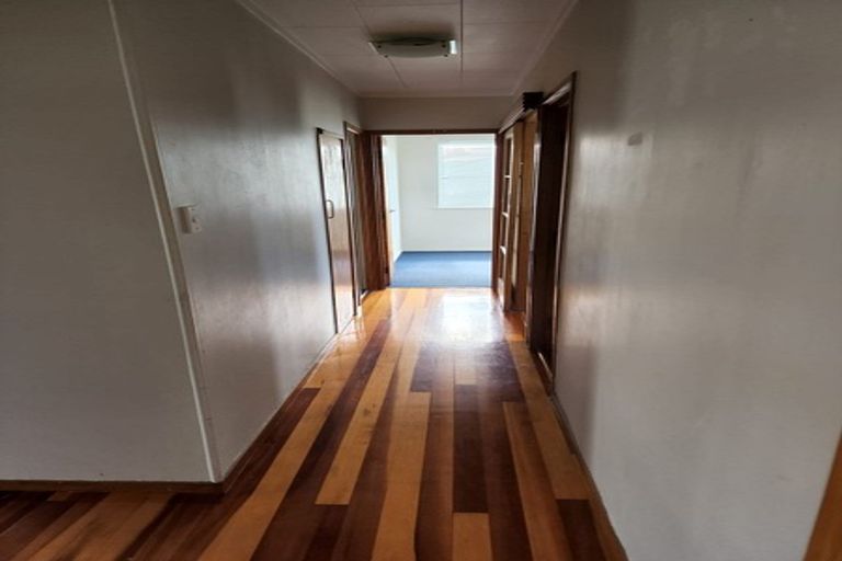 Photo of property in 24 Fairdale Place, Birkdale, Auckland, 0626