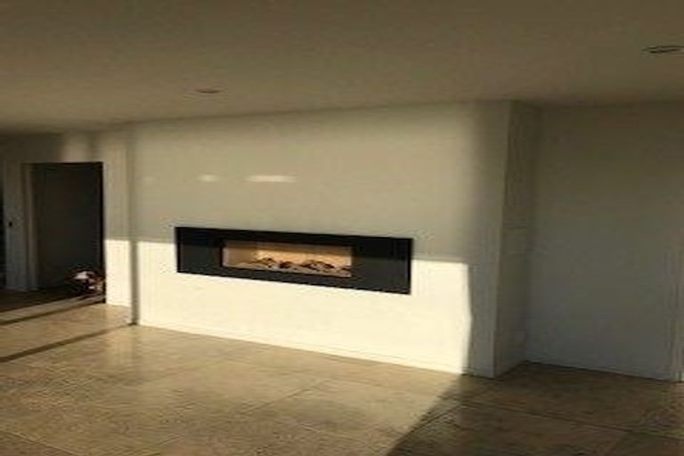 Photo of property in 17 The Strand, Takapuna, Auckland, 0622