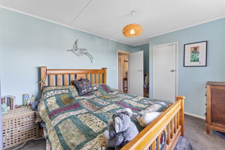 Photo of property in 24 Acacia Avenue, Maungaraki, Lower Hutt, 5010