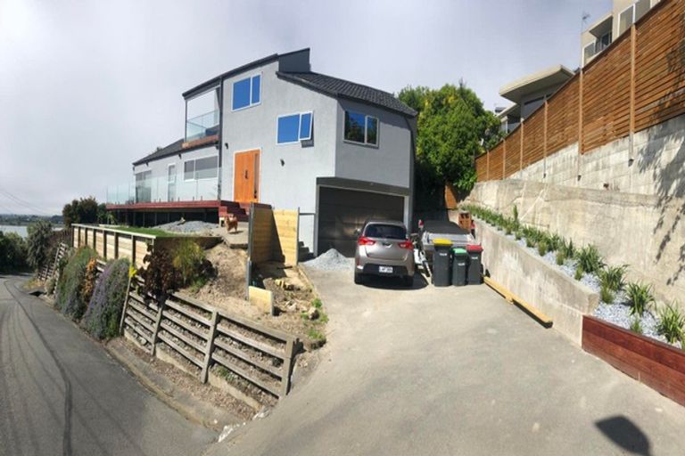 Photo of property in 27 The Brae, Mount Pleasant, Christchurch, 8081