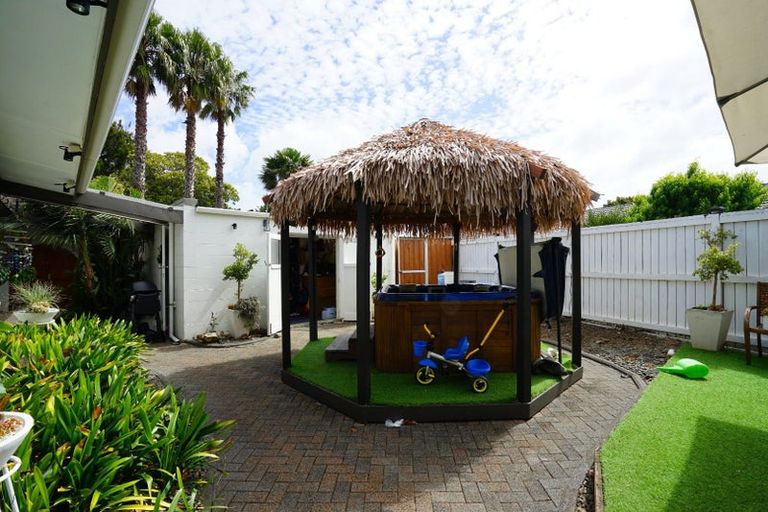 Photo of property in 6 Magnolia Avenue, Opaheke, Papakura, 2113