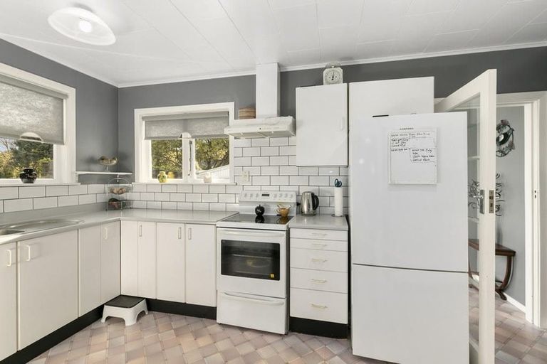 Photo of property in 13 Foster Street, Taita, Lower Hutt, 5011