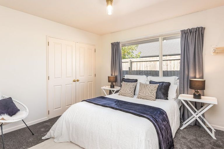 Photo of property in 2/116 Yaldhurst Road, Sockburn, Christchurch, 8042