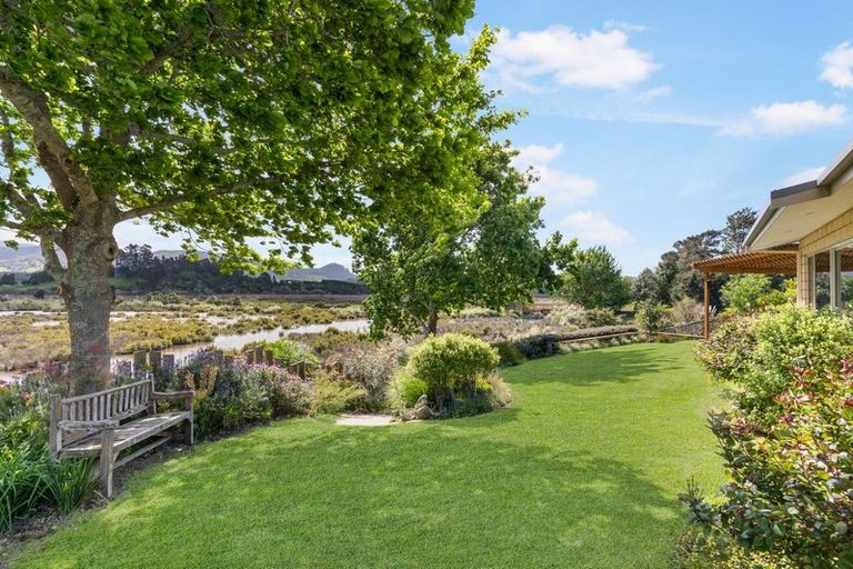 Photo of property in 21 Riverside Place, Katikati, 3129