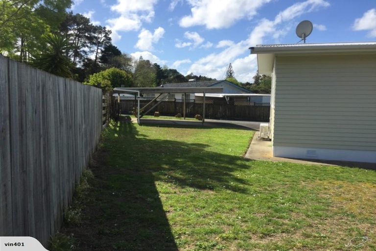 Photo of property in 19 Pendlebury Street, Green Bay, Auckland, 0604