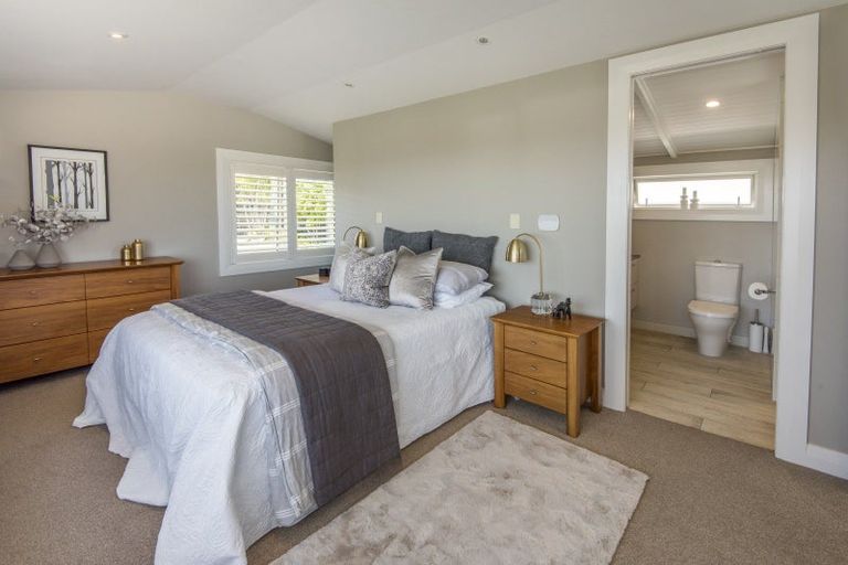 Photo of property in 120 Aberdeen Road, Campbells Bay, Auckland, 0620