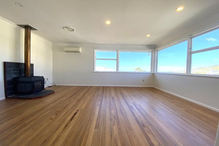 Photo of property in 14 Lomita Road, Johnsonville, Wellington, 6037