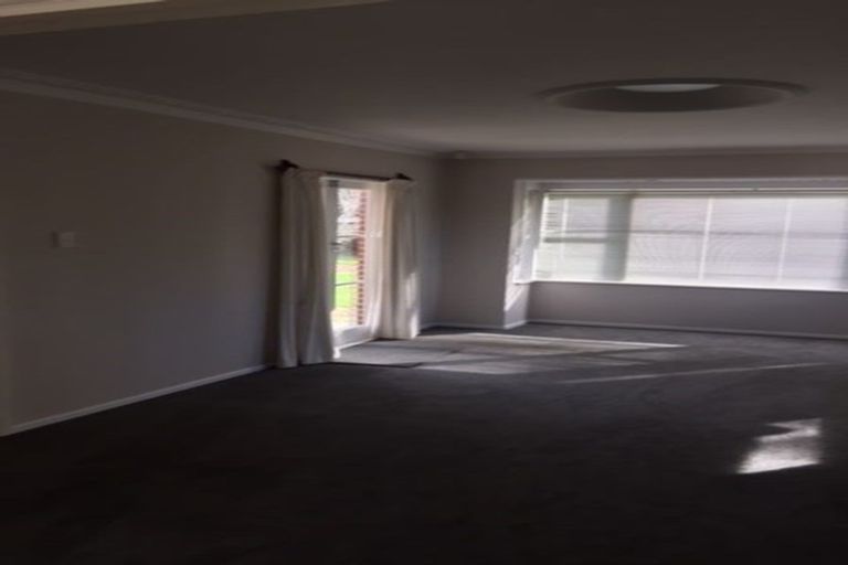 Photo of property in 17 School Road, Riverhead, 0820