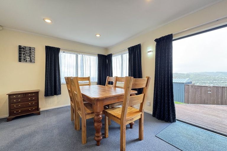 Photo of property in 16 Cathie Place, Karori, Wellington, 6012