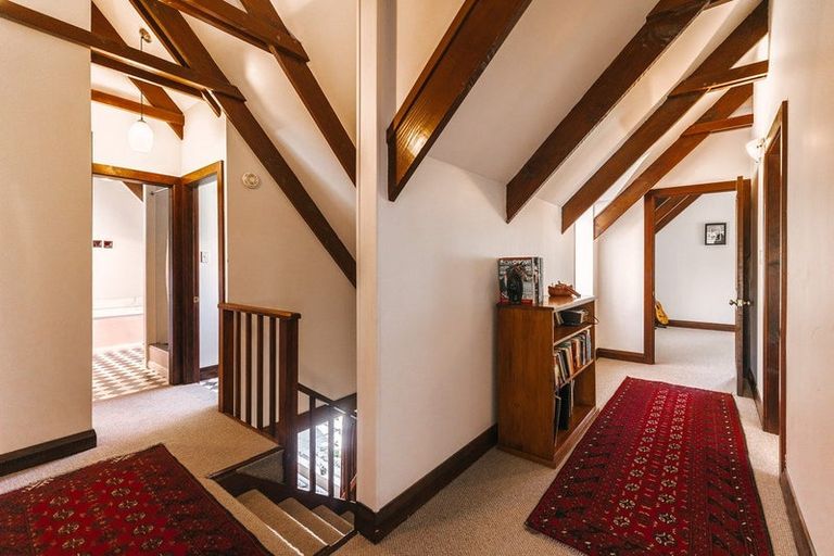 Photo of property in 200 Aokautere Drive, Fitzherbert, Palmerston North, 4471