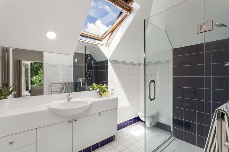 Photo of property in 25 Chepstow Avenue, Fendalton, Christchurch, 8052