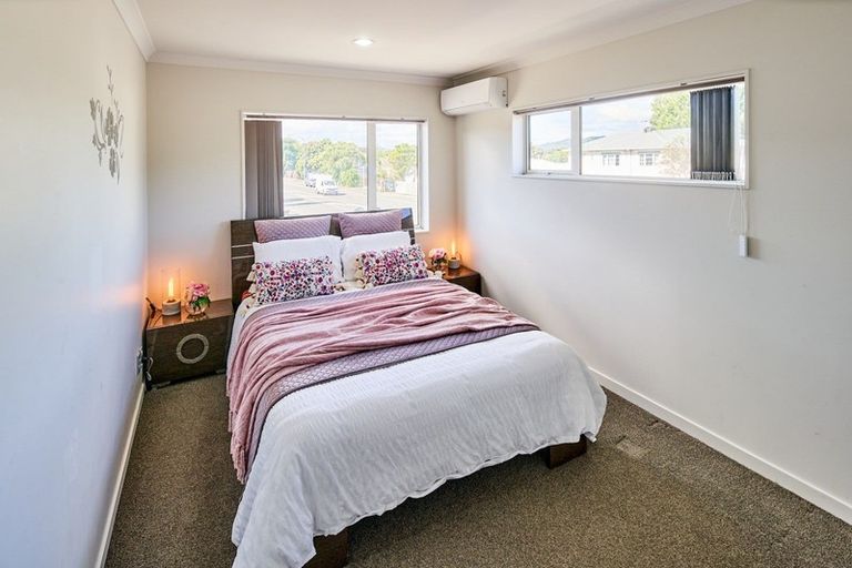 Photo of property in 3 Ludlam Crescent, Woburn, Lower Hutt, 5010