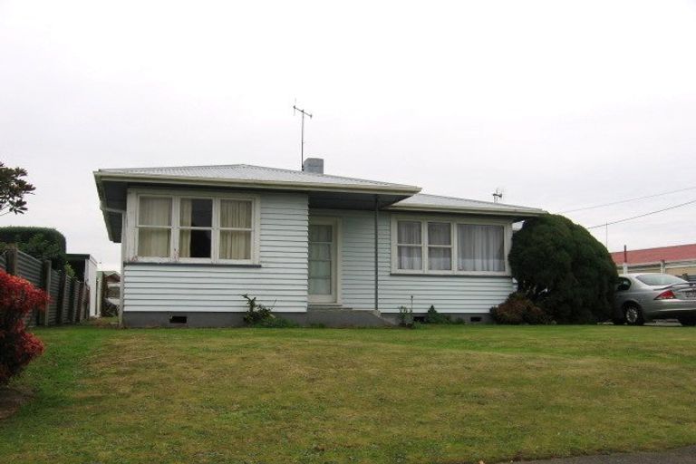 Photo of property in 22 Tararua Terrace, Cloverlea, Palmerston North, 4412